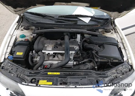 2002 Volvo V70 2.4T z USA, uszkodzony, nr VIN YV1SW58D322234873